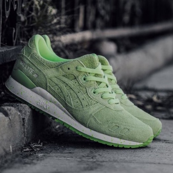 ASICS Gel Lyte III green shaggy Suede Sneakers Size 9 - Picture 1 of 13